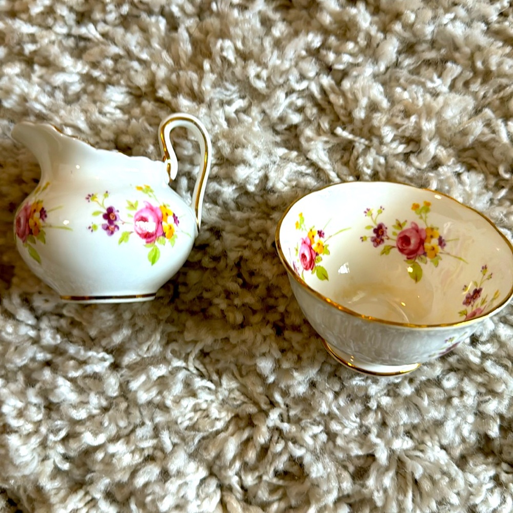 Royal Chelsea English Bone China Creamer & Sugar Bowl Petite- Vintage